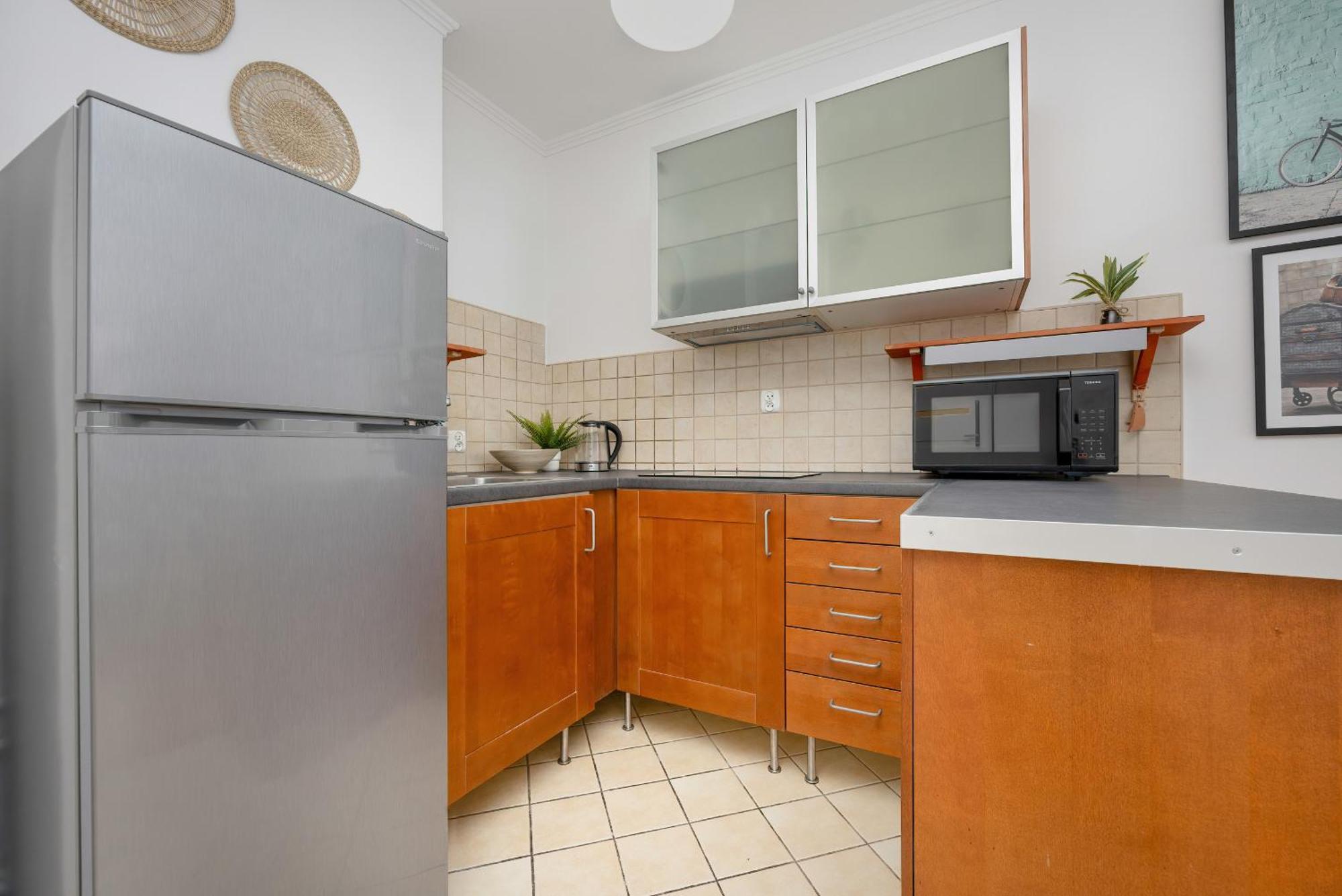 Butas Beautiful & Bright Walowa With Balcony By Renters