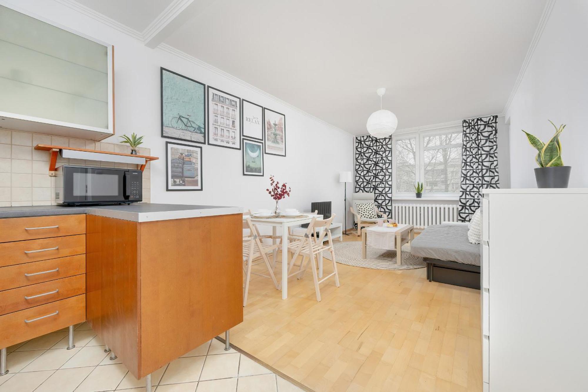 Butas Beautiful & Bright Walowa With Balcony By Renters *