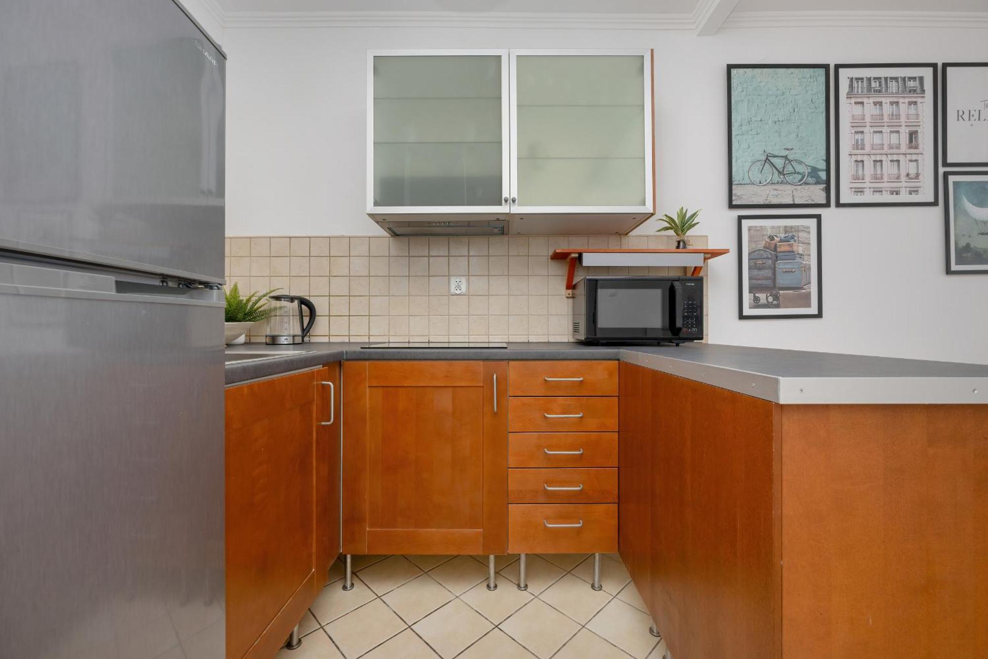 Beautiful & Bright Walowa With Balcony By Renters Warschau